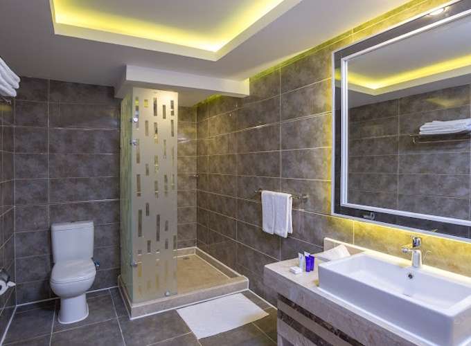 Schickes Badezimmer im Aqua Vista Resort