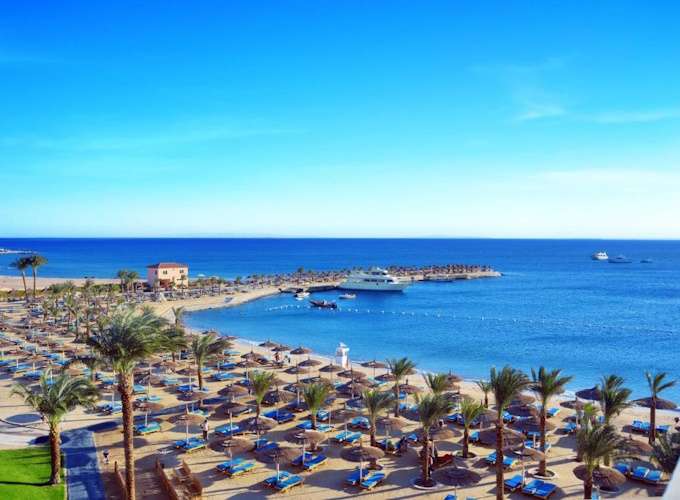Der weitläufige Strandabschnitt für Gäste des Aqua Vista Resort