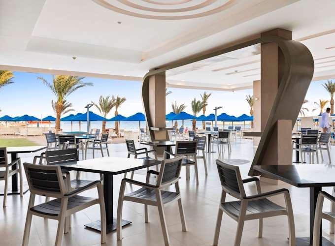 Die Beach Bar unten am Strand